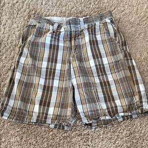 Old Navy Men's Tan and Brown Plaid Cargo Shorts